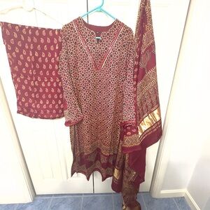 Sale‼️Red and Gold pure Gaji silk Salwaar Kameez in size 23” very soft.
